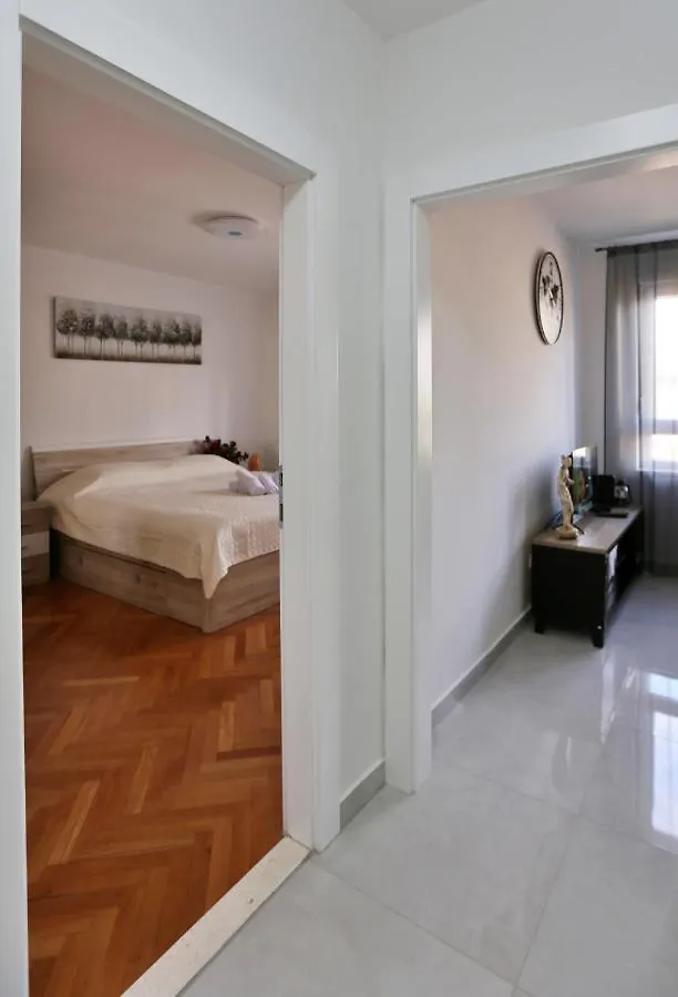 Novi studio apartman Emda u centru Splita, private parking 0*, Split Croacia