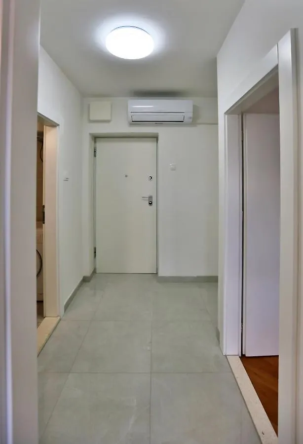 Apartamento Novi studio apartman Emda u centru Splita, private parking