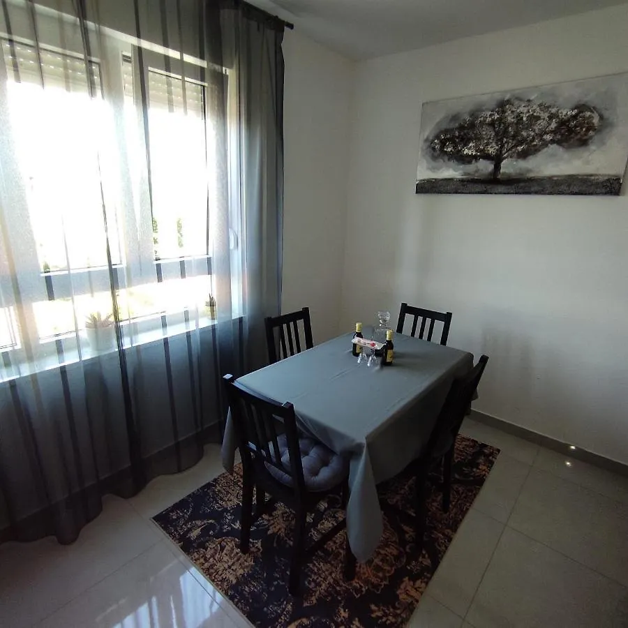 Novi studio apartman Emda u centru Splita, private parking Apartamento